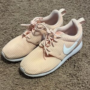 Nike kids peach Mesh Sneakers